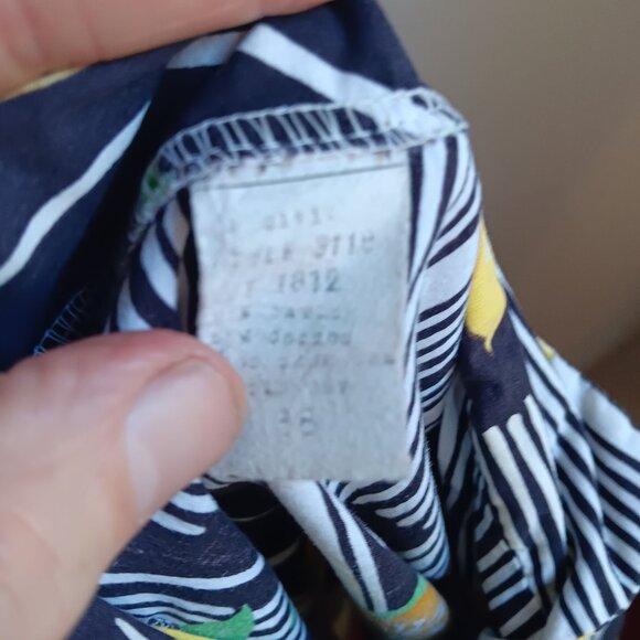 Women's 38 Large Vintage 1970's Hawaiian Top Floral Button-Up Shirt Geometric - Picture 7 of 7